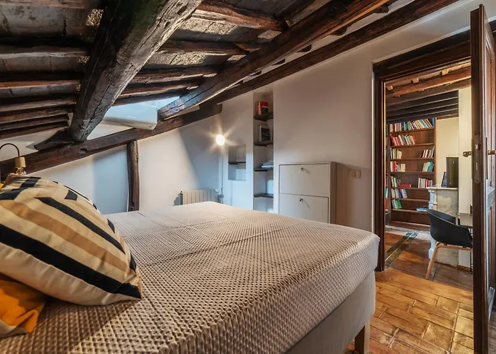 Guesthost - Cozy Trevi Romance Appartement *